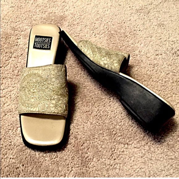 🔷BOGO🔷 Mootsies Tootsies fabric slides sandals - Picture 3 of 6